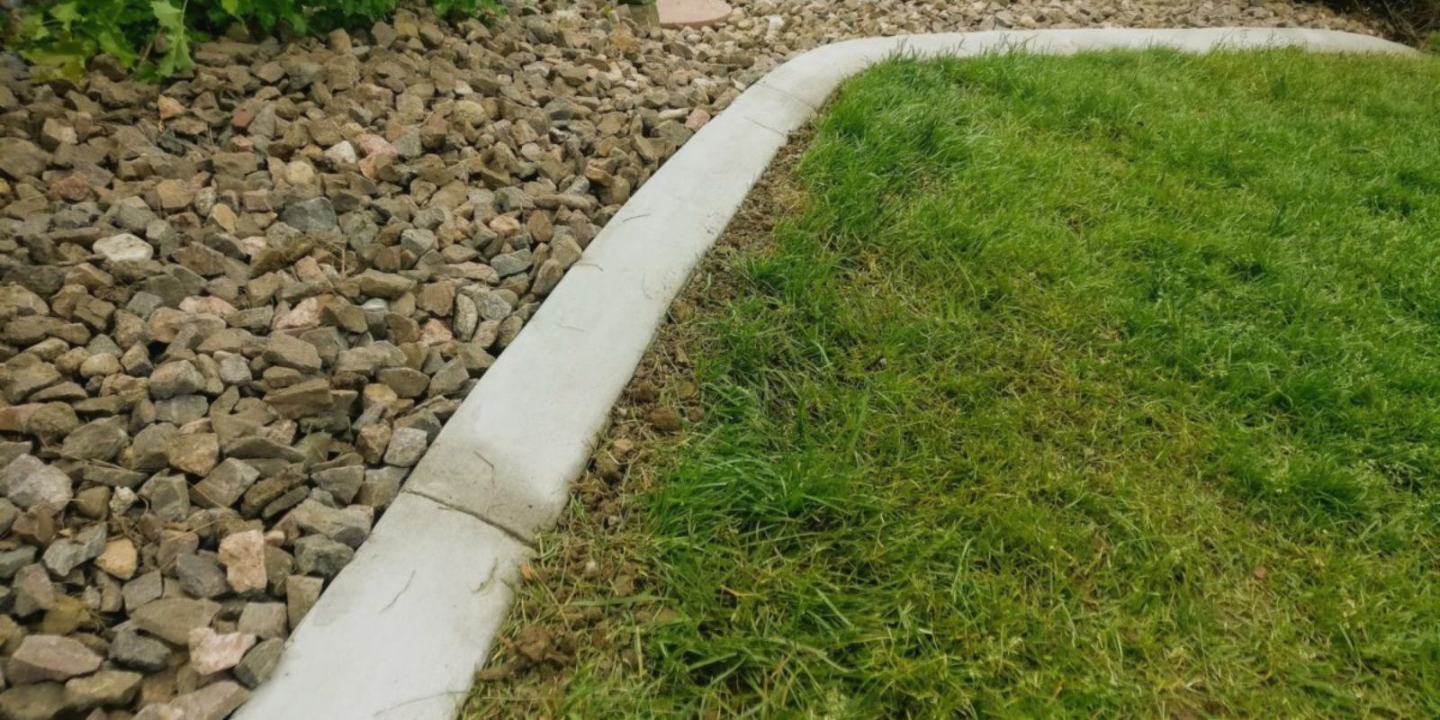 6 Best Landscape Curbing Ideas For 2026