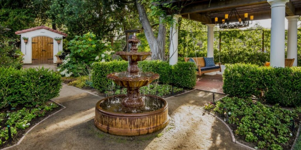 Water Feature Landscaping